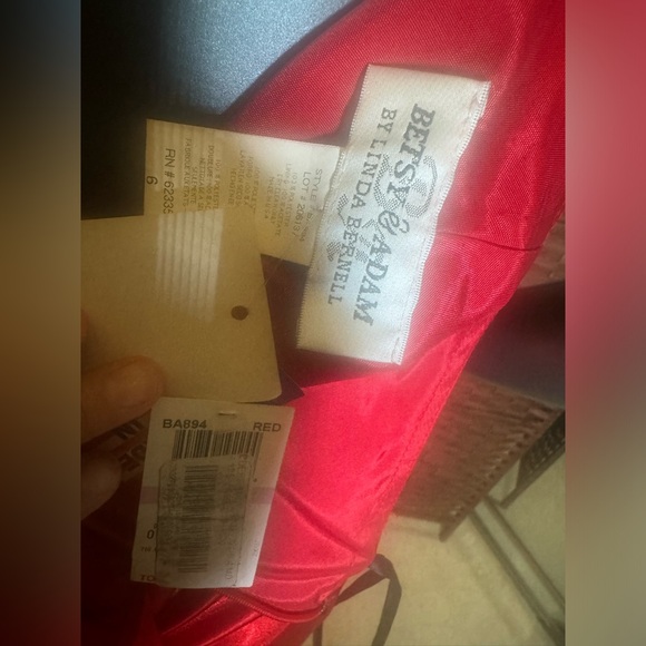 New! Betsy & Adam Red Halter Formal Prom Gown Dress 6 NWT Side Zipper Closure - Picture 10 of 14